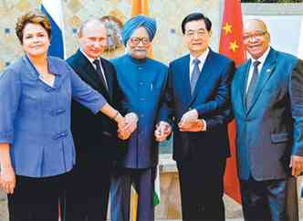 Dilma Rousseff, Vladimir Putin (Rssia), Manmohan Singh (ndia), Hu Jintao (China) e Zuma (frica do Sul) se unem para enfrentar a crise(foto: ROBERTO STUCKERT FILHO/PR)