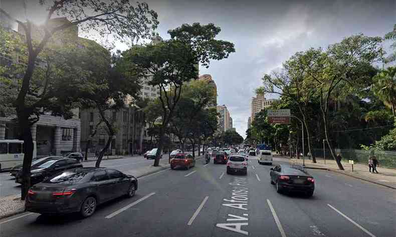 Assalto ocorreu no trecho da Afonso Pena entre o Parque Municipal e a Prefeitura de BH(foto: Reproduo da internet/Google Maps)
