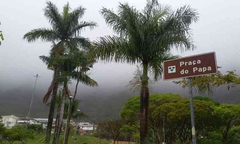 Serra do Curral, na Regio Centro-Sul de BH, amanheceu coberta de neblina(foto: Jair Amaral/EM/DA Press)
