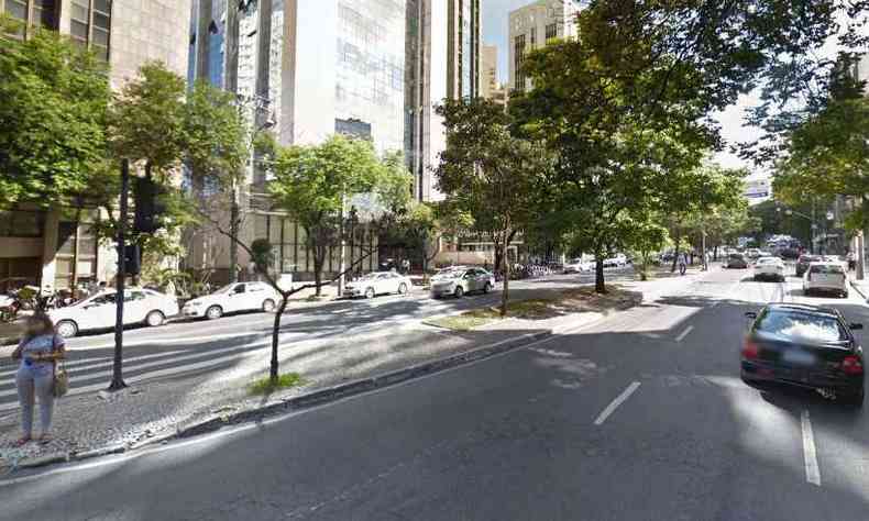 Crime aconteceu na Avenida lvares Cabral, na Regio Centro-Sul de BH(foto: Reproduo/Google Street View)