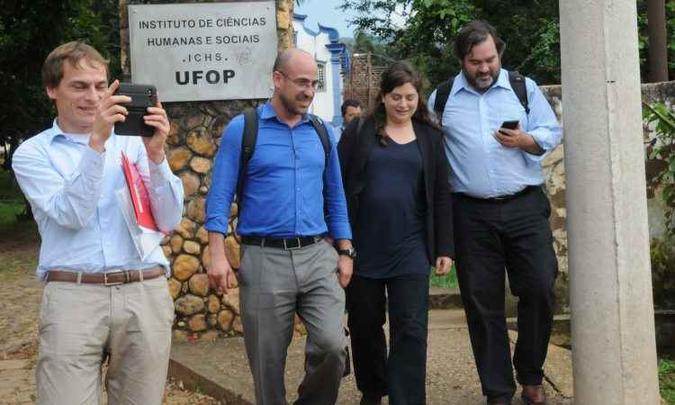 Inspetores das Nações Unidas não tiveram tempo de ir a Bento Rodrigues. Eles se reuniram com vítimas do rompimento da Barragem do Fundão e com representantes da Samarco(foto: Paulo Filgueiras/EM/D.A Press) Inspetores das Nações Unidas não tiveram tempo de ir a Bento Rodrigues. Eles se reuniram com vítimas do rompimento da Barragem do Fundão e com representantes da Samarco(foto: Paulo Filgueiras/EM/D.A Press)