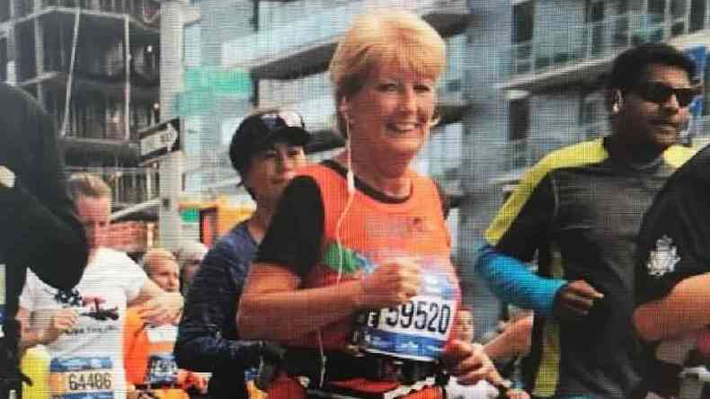 Janis Brown est correndo 874 milhas (1.406 km) para arrecadar dinheiro para a instituio de caridade Gain(foto: Janis Brown)