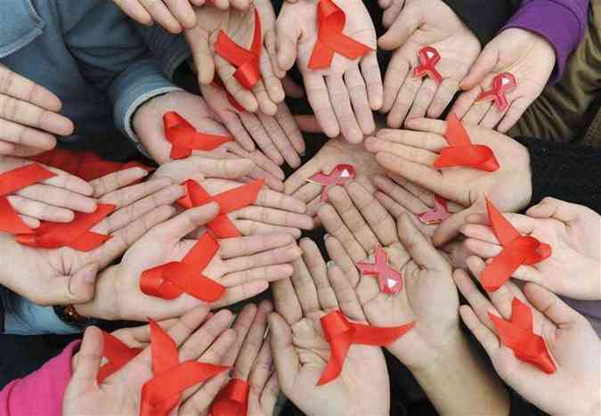 A luta contra a Aids ainda tem um grande caminho a percorrer (foto: Reproduo - Internet)(foto: luta hiv)