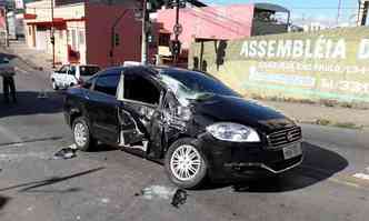 Motorista sofreu traumatismo craniano e cervical. Ele est internado no Hospital Joo XXIII(foto: Thiago Ventura/Divulgao)