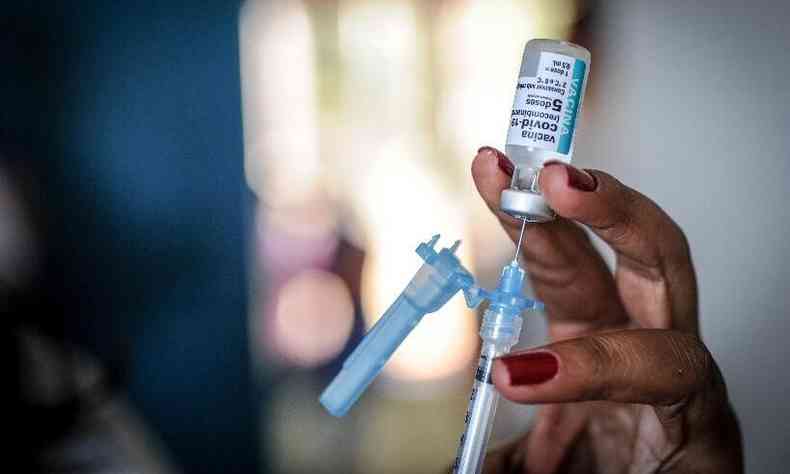 Arax no realizar imunizao contra a COVID na segunda e tera-feira, mas retomar a campanha de vacinao na quarta, com a antecipao de aplicaes de 2 dose 