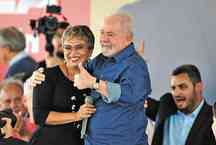 Durante discurso, Lula critica Jair Bolsonaro por 