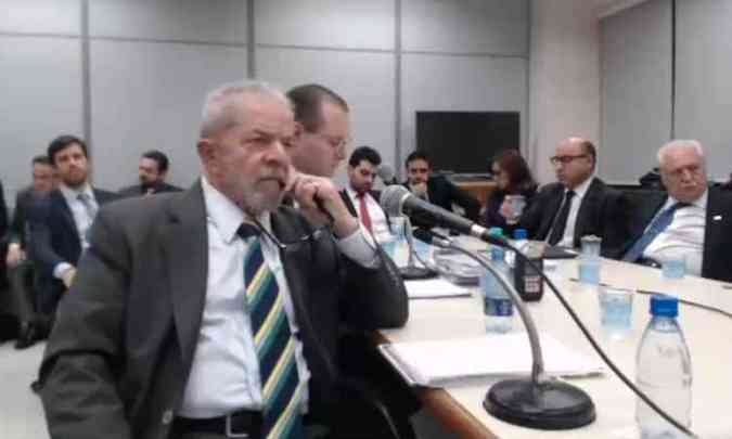 Durante depoimento ao juiz Srgio Moro, em Curitiba, o ex-presidente Lula afirmou que nunca teve inteno de comprar o triplex de luxo(foto: Reproduo/Internet)