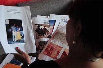 Ap�s 31 anos de relacionamento extraoficial, Joana e a filha ficaram totalmente desamparadas depois da morte do companheiro(foto: Marcos Vieira/EM/D.A Press)