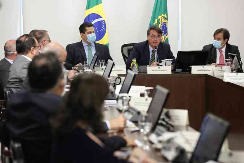 Bolsonaro, Rodrigo Maia e Alcolumbre participara de videoconferncia com governadores(foto: MARCOS CORREA/PR)