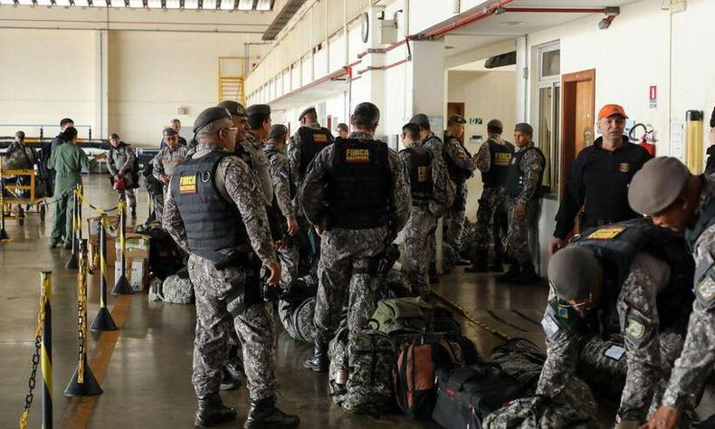 Grupo de agentes da Fora Nacional de Segurana Pblica