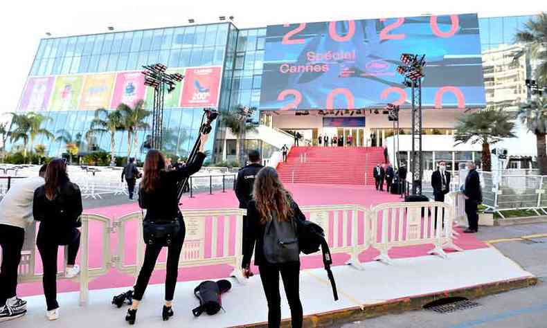O Festival de Cannes teve sua edio 2020 cancelada, num momento em que a Frana lidava com um surto de COVID-19 e agora estuda realizar a de 2021 em julho, e no no ensolarado ms de maio na Cte d%u2019Azur, como  a sua tradio(foto: Valery HACHE/AFP)
