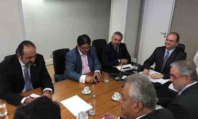 Prefeito de BH e bancada mineira reivindicaram investimentos em hospital (foto: L.Barbosa/Divulgao)