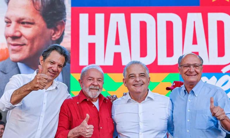 O ex-prefeito Fernando Haddad, Lula e os ex-governadores Geraldo Alckmin e Mrcio Frana em evento poltico