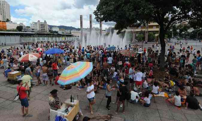 Neste sbado, a comemorao dos seis anos do Praia da Estao, evento que acontece na praa homnima, ter a restrio como tema(foto: Tlio Santos/EM/D.A Press )