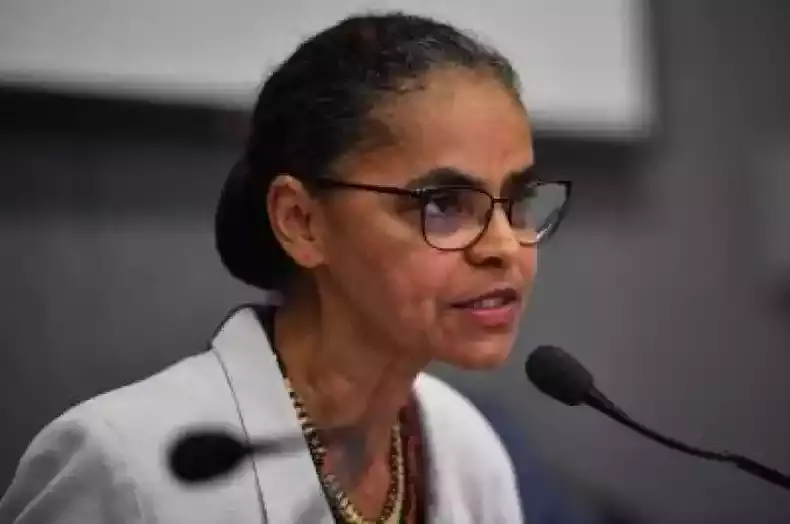 Deputada voltou a associar Bolsonaro à violência e aumento de armas nas mãos de civis(foto: AFP / Juan Barreto) Imagem mostra Marina Silva