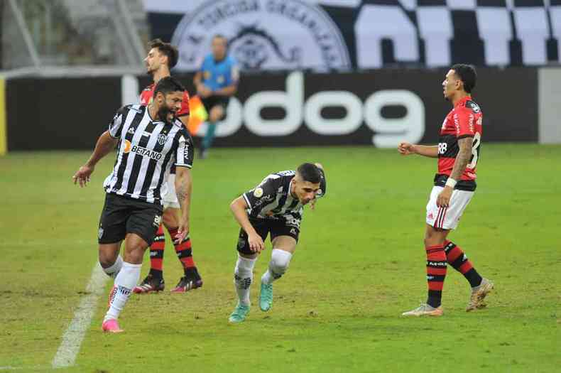 No duelo no Mineiro pelo primeiro turno, melhor para o Galo, que venceu por 2 a 1 com gols de Savarino