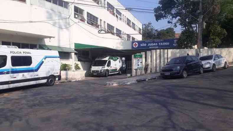 fachada de hospital