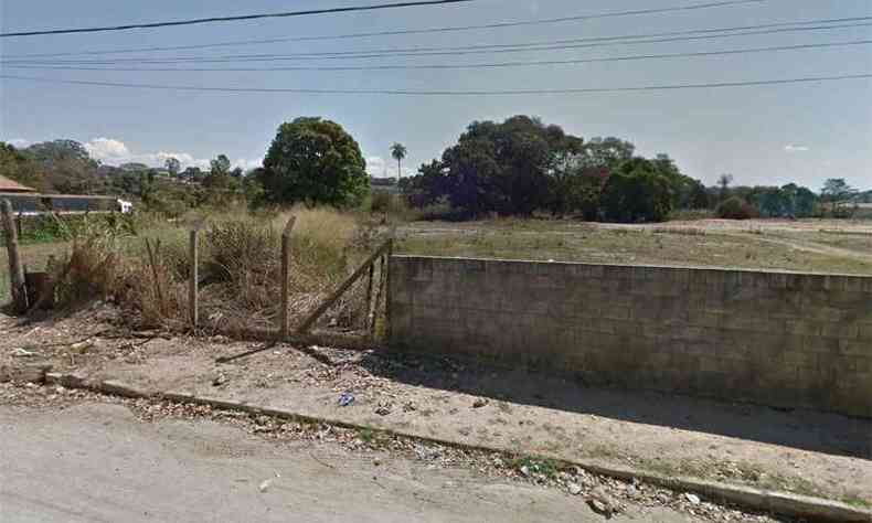 Local onde o corpo foi encontrado fica perto de campo de futebol(foto: Reproduo da internet/Google Maps)