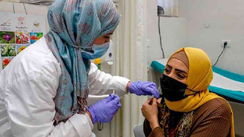 Apenas os palestinos que vivem em Jerusalm Oriental receberam vacinas(foto: Getty Images)