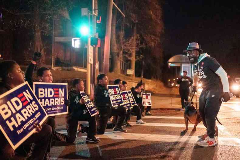 Candidato democrata Joe Biden, de 77 anos,  o preferido entre negros e latinos(foto: Kerem Yucel / AFP)