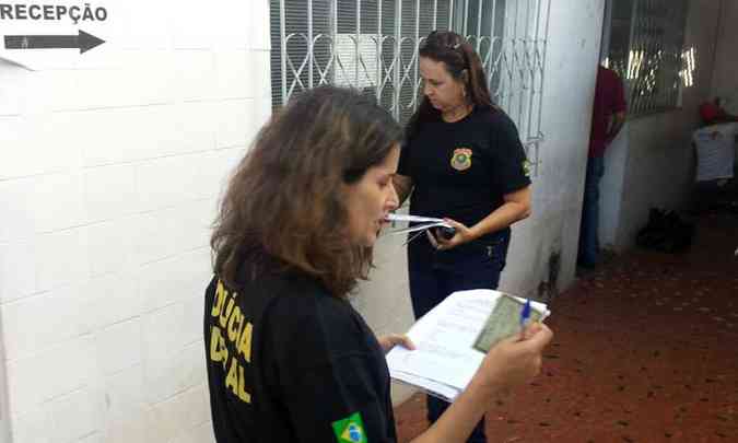 Policiais federais cumpriram 229 mandados em Montes Claros e outras cidades, na segunda-feira, e prenderam 40 pessoas por fraude no DPVAT(foto: MAURO MIRANDA/DIVULGAÇÃO)