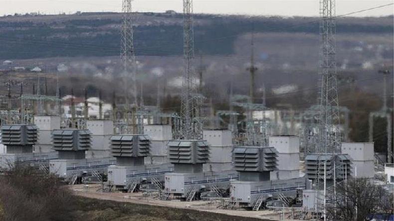 A rede elétrica ucraniana já foi alvo de hackers mais de uma vez(foto: Reuters) Estação de energia na Ucrânia