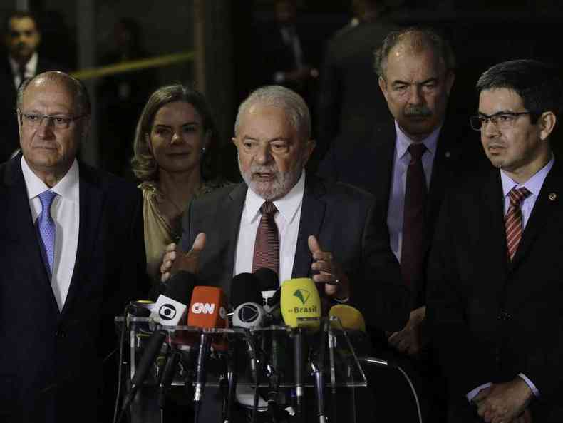 Lula em coletiva de imprensa com outros polticos