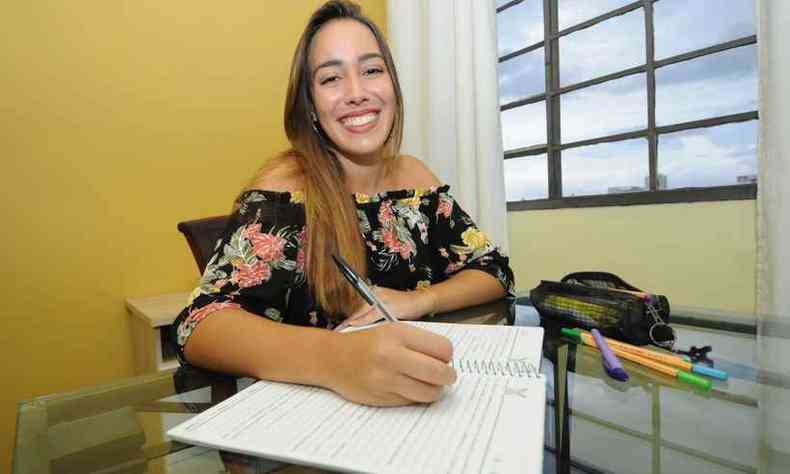 Laura Jardim Nunes, de 18 anos, conquistou 980 na nota da redao do Enem(foto: Juarez Rodrigues/EM/D.A. Press)