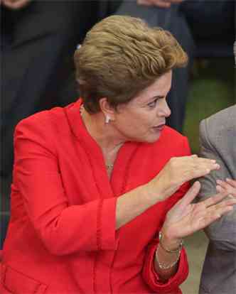 A presidente Dilma Rousseff disse que est preocupada com a queda da popularidade, mas sem perder o 'rumo'(foto: Lula Marques/Fotos Publicas )