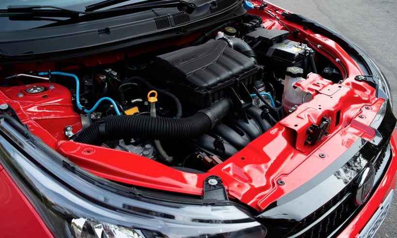 Antigo motor 1.8 desenvolve 139cv com etanol, mas não é dos mais econômicos(foto: Jorge Lopes/EM/D.A Press) Antigo motor 1.8 desenvolve 139cv com etanol, mas não é dos mais econômicos(foto: Jorge Lopes/EM/D.A Press)