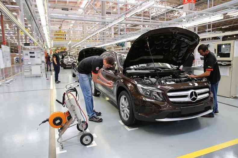 A Mercedes-Benz decidiu encerrar a produo dos modelos Classe C e GLA na fbrica de Iracempolis (SP)(foto: Mercedes-Benz/Divulgao)