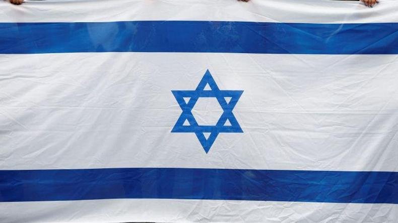 (foto: Reuters) Bandeira de Israel