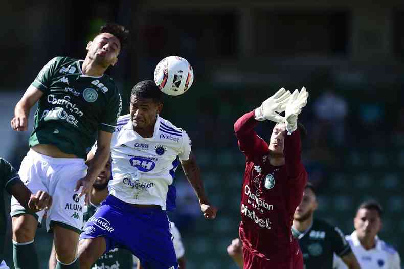 Cruzeiro esteve pouco inspirado em Campinas e perdeu a terceira na Srie B