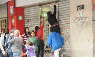 Mais uma vez, comerciantes tiveram que fechar as portas no Centro de BH(foto: Paulo Filgueiras/EM/DA Press)