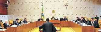 Plenrio do Supremo: casos de ministros que deixaram a Corte, mas se mantm em atividade (foto: Carlos Humberto/SCO/STF - 19/12/13)