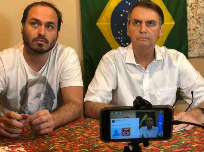 Carlos Bolsonaro afirmou, em publicao, que ferimento de Jair Bolsonaro est em processo de recuperao