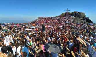 Milhares de peregrinos participaram de celebrao na Serra da Piedade(foto: Marcos Aurlio Jr./Arquidiocese/Divulgao)