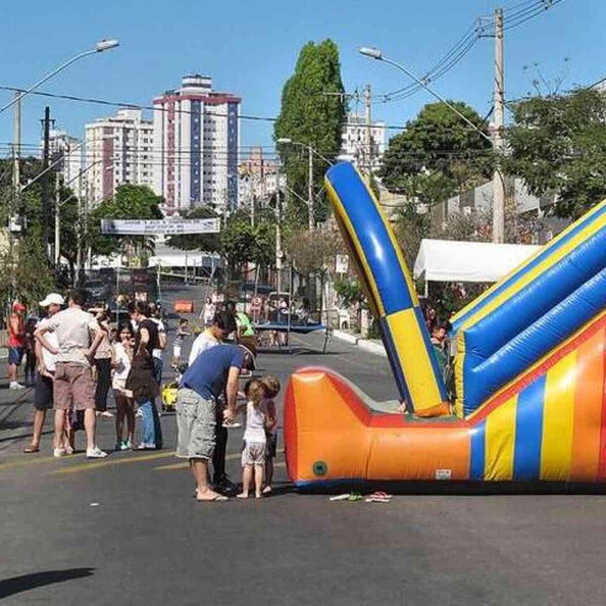 Ônibus de games é a aposta dos pais para festas infantis - Jornal