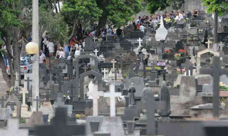 Servios no podem ser fornecidos em cemitrios municipais(foto: Tulio Santos/EM/D.A Press. )