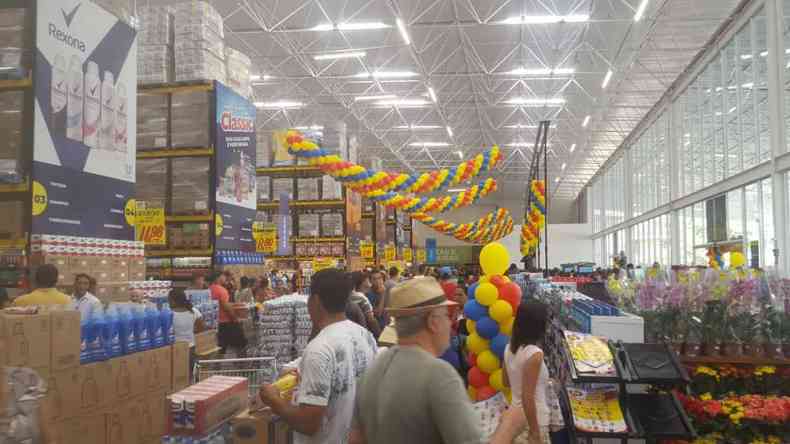 Loja do Supermercados BH em Januria (MG)