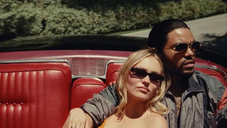 Imagem promocional de Lily-Rose Depp e The Weeknd 