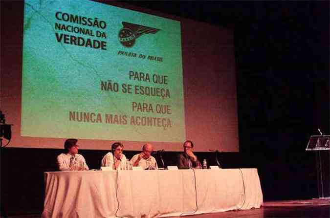 Comisso Nacional da Verdade se reuniu no Teatro Maison de France, no Centro do Rio, para discutir as causas da falncia da Panair(foto: ALE SILVA/FUTURA PRESS/ESTADO CONTEDO RJ )