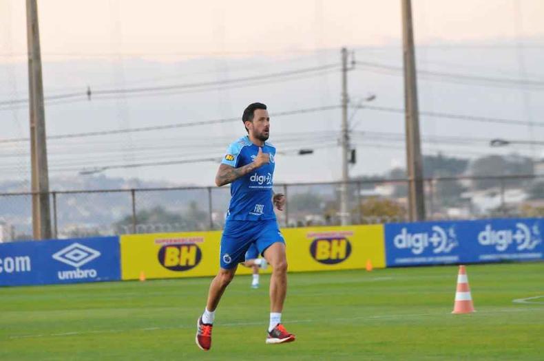 Trauma no nariz não vai tirar Ariel Cabral do jogo de amanhã, contra o alvinegro(foto: Juarez Rodrigues/EM/D.A Press) Trauma no nariz não vai tirar Ariel Cabral do jogo de amanhã, contra o alvinegro(foto: Juarez Rodrigues/EM/D.A Press)