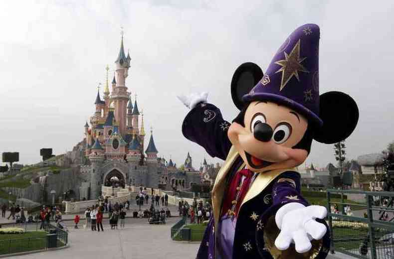 Homem desparece em parque da Disney em Paris depois de usar LSD (foto: Thomas Samson/ AFP)