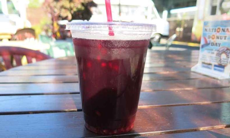 Chicha morada, o suco roxo de milho peruano(foto: Flickr) Chicha morada, o suco roxo de milho peruano(foto: Flickr)