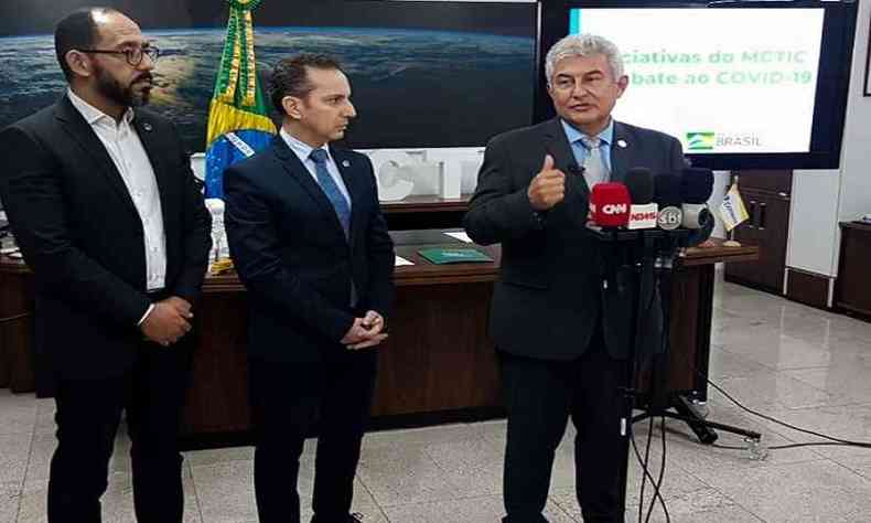 Pelas redes sociais, o ministro Marcos Pontes (D) negou que esteja próximo de deixar o governo. (foto: Ed Júnior/CB/D.A Press)