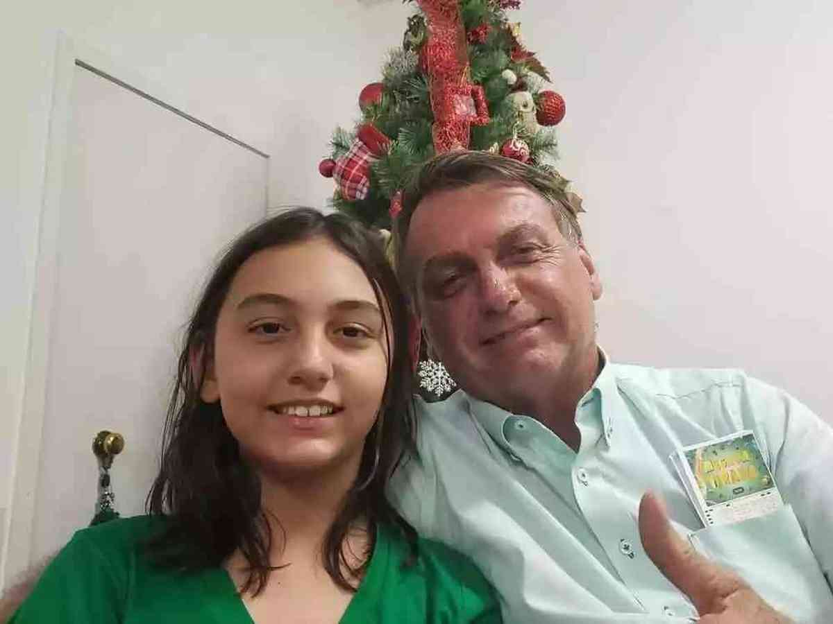 POPTime on X: Nova foto de Laura Bolsonaro, filha de 13 anos do  ex-presidente, circula pela web.  / X