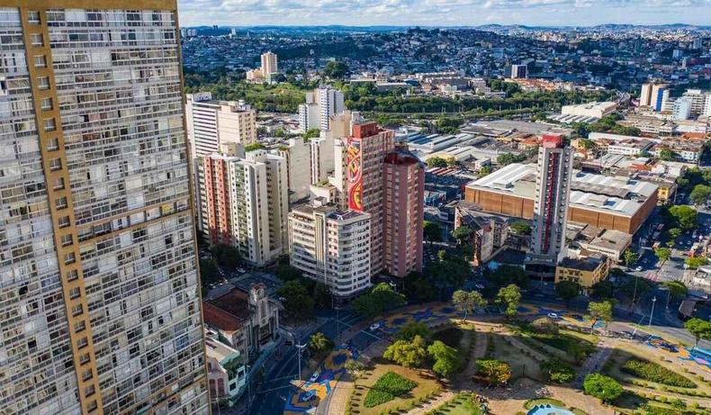 Panormica da Raul Soares e prdios do centro.