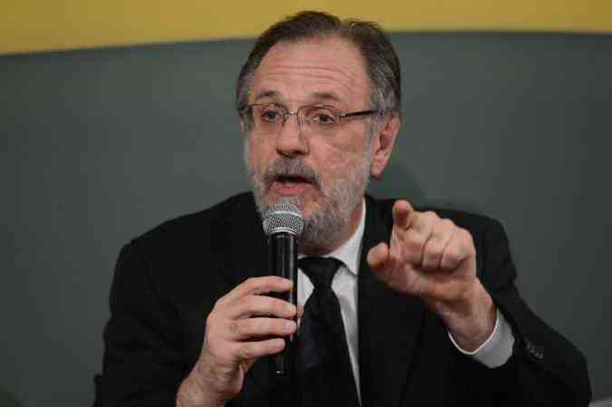 Miguel Rossetto participou nesta tarde de debate com sindicalistas para explicar o Programa de Proteo ao Emprego (PPE)(foto: Fbio Rodrigues Pozzebom/Agncia Brasil)