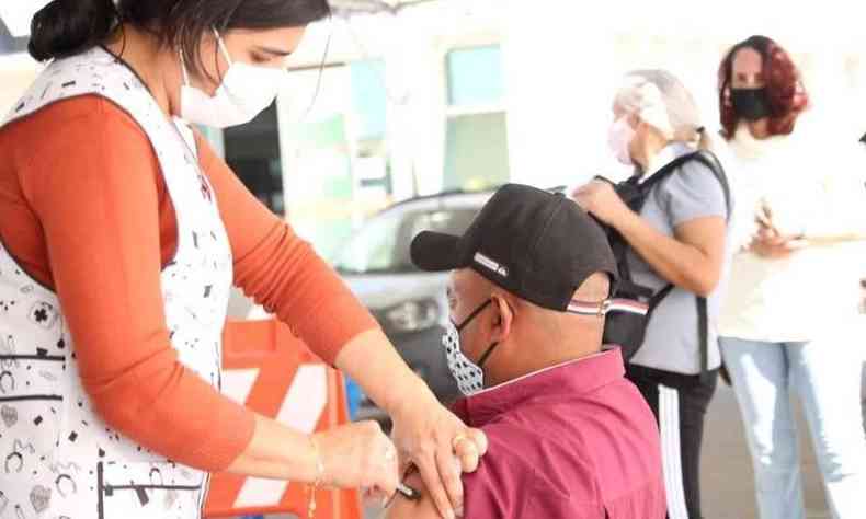 Vacinação em Divinópolis